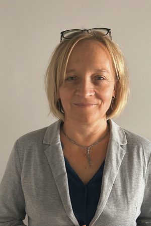 psycholog, specjalista w zakresie traumy rozwojowej oraz psychosomatyki